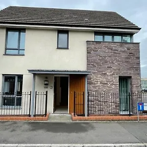 In Cardiff. Sleeps 6 , Cardiff United Kingdom